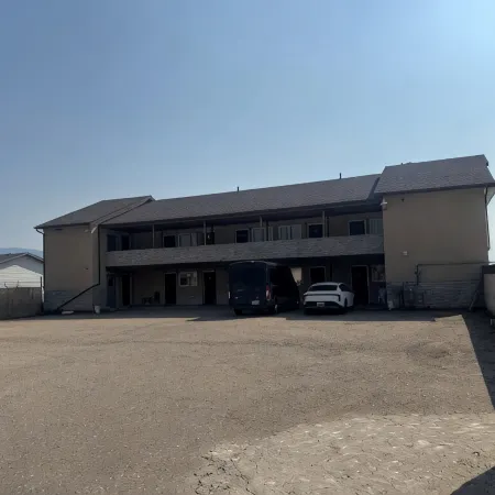 Big Horn motor Inn Отели в г. Гранде-Кэш