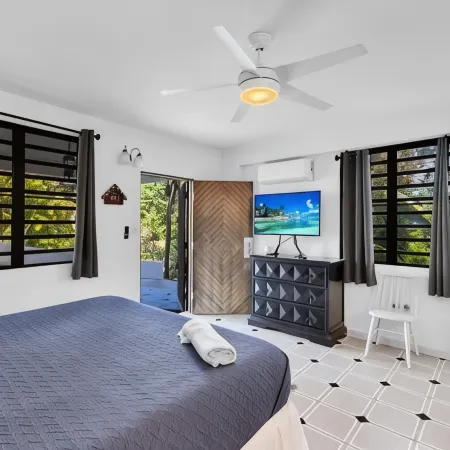Ocean View, Mountain TOP Villa Near Steps Beach