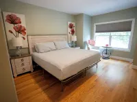#3 Lakefront Hamlin Lake Retreat - Sleeps 10 Hotel a Hamlin Township