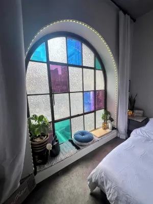Lovely Bohemian Loft Downtwn, Amphitheater,Seaside Park,Metro North,2-10min walk Hotel di 
