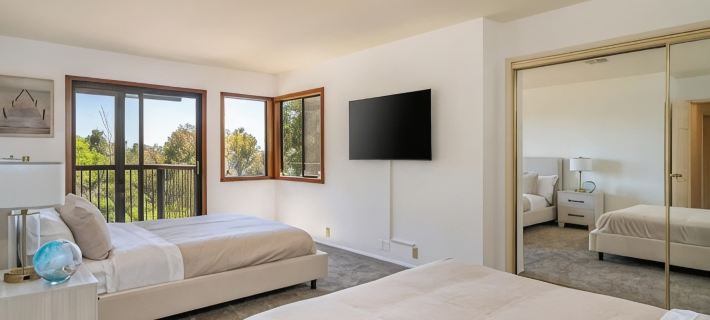 Family Fun Mountain Villa in San Diego Pool/Jacuzzi, Water-slide, PickleBall Отели в г. Ла-Меса