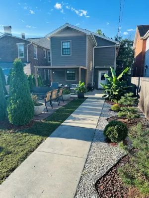 1852 Historic Stone Home in Downtown ! - gimnasio