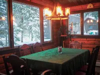 Quaint 2-bedroom Pan Abode Cedar Log cabin  on FENCE LAKE in Lac du Flambeau. - Alppimaja