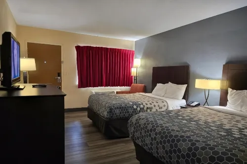 Econo Lodge Inn & Suites Mason City - Clear Lake - 2-Star