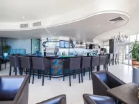 Blue Waters Hotel - ที่มีบาร์