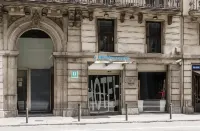 巴塞隆拿海軍伊魯寧酒店 酒店