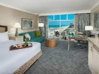 The Shores Resort & Spa Отели рядом с достопримечательностью «Бич Стрит»