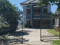 Modern House Yia Hotels in Temon