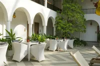 Bougainvillea - breakfast