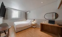 H Avenue Hotel Andong Culture Street Branch - parking