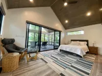BRAND NEW 7 BR / 5 BA luxury home ON Keuka Lake just outside of Penn Yan! - balcony