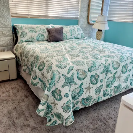 Kanai a Nalu Unit 204 Oceanfront Corner Unit- New Rate for Summer