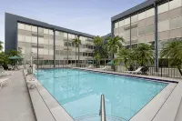EnVision Hotel Miami International Airport - Pools