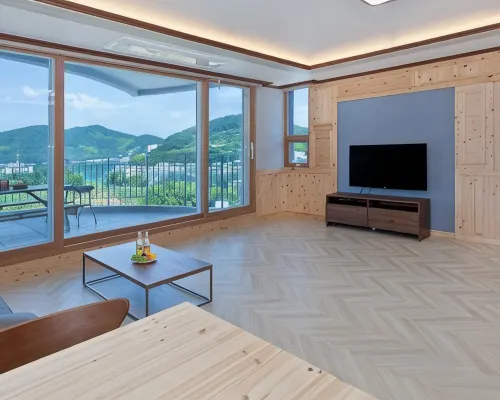 Island Pension on Geojedo Island Hotels near Maengjongjuk Theme Park