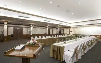 Centara Life Hotel Mae Sot - parking