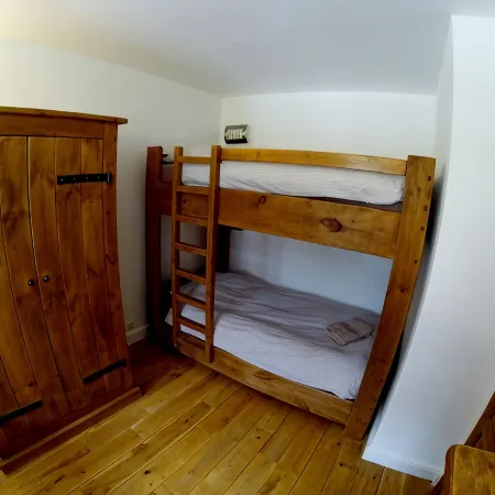 Central 6 Person 47m2 Apartment. Amazing South Facing Balcony. 150m To Ski Lifts
