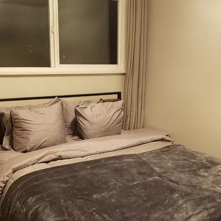 Pet Friendly spacious home. Close to everything Hotels in Sandy