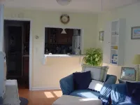 Cozy Beach Getaway - 1000' from Ocean/Boardwalk; 6 blocks from LIRR - Wi-Fi