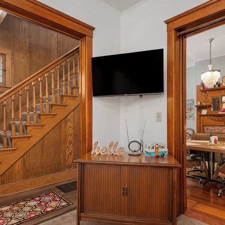 Charming Victorian 2 min downtown, close to Palmer