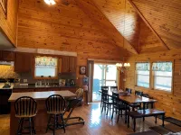 Spacious, secluded cabin - Chalets