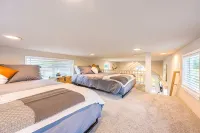 Rainforest Tiny Home Retreat: Industrial