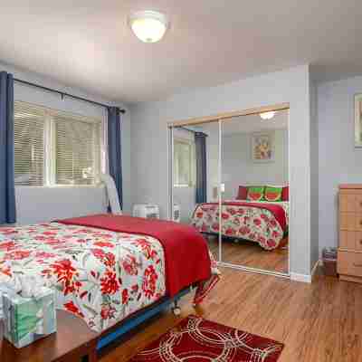 Alpine Escape (2 Bed/2 Bath) Rooms