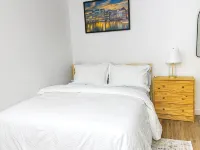 Comfy 2BR Guest Suite in Leduc 12 Mins to YEG Airport Hotels in Leduc