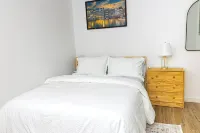 Comfy 2BR Guest Suite in Leduc 12 Mins to YEG Airport - 2-Star