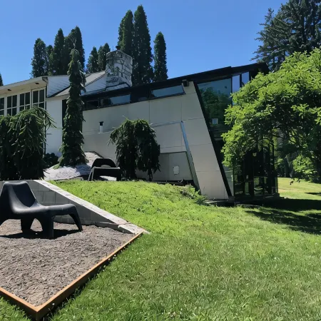 Woodstock historic artist estate - The Pond House