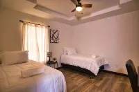 Chic & Cozy 2 bedroom/1 bathroom - RATED BEST