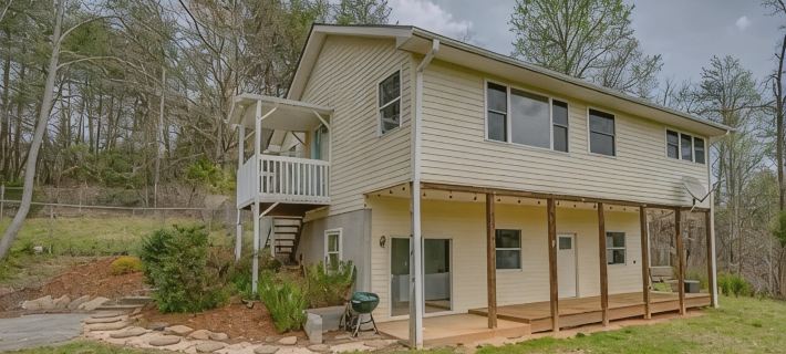 Harmony House-Near TIEC & Vineyards,Pool Table,Fire Pit,Sleeps 8,Mountain Views Hotels in Polk County