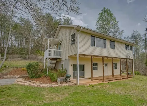 Harmony House-Near TIEC & Vineyards,Pool Table,Fire Pit,Sleeps 8,Mountain Views - 4-Star