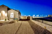 Modern 3-Bedroom Villa with Jacuzzi and Gym Hotels in 