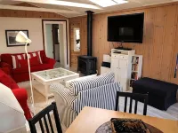 Cozy, Comfortable Beach Home, Steps from the Beach! - ติดทะเล