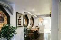 Balt-Amore!  Spacious 4 bedroom that sleeps 10 comfortably - บังกะโล