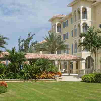 SPECIAL DISCOUNTED RATE!-  Magical Oceanfront Holiday - Grace Bay Beach 1/2 bed Hotel Exterior