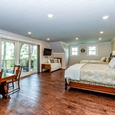 TOWNSEND SUNRISE DREAM Pavilion, Hot Tub, Arcade Games, Theater Room, Bunk Room!