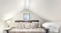 Elegant Southern Cottage/Downtown Pied-a-Terre near Island Beaches