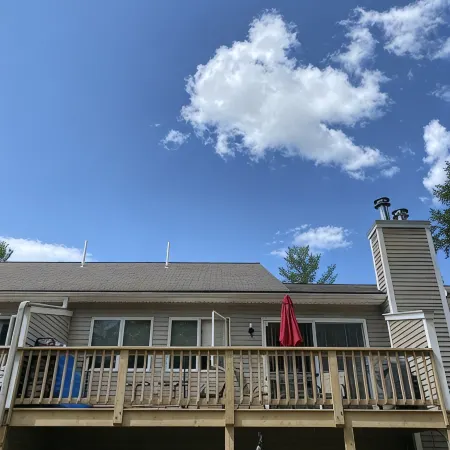 2 bedroom (sleeps 6) cozy condo in the heart of North Conway, NH.