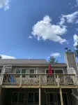 2 bedroom (sleeps 6) cozy condo in the heart of North Conway, NH. - balcony