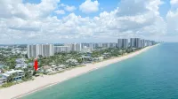Oceanfront Villa With Privet Beach Access ! - Villas