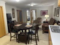 2 bedroom apartment in downtown Zumbrota.  Sleeps 4-6. - Apartments