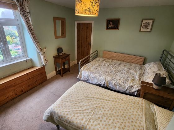 Character cottage (18c) on the edge of historic Belper