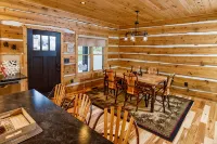 Larsen Lodge Downtown Village Egg Harbor, Sauna, New, Rustic and Elegant. - Wifi