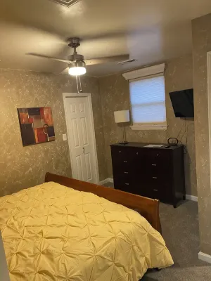 New cute, cozy quiet townhouse - Wifi