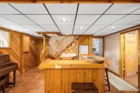Top of the Lake. Unbelievable View of Lake and Surrounding Mountains. Private. - 4-Star