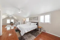 Spacious and family friendly getaway. 8 mins from Chicago Premium Outlet Mall. - Homestays