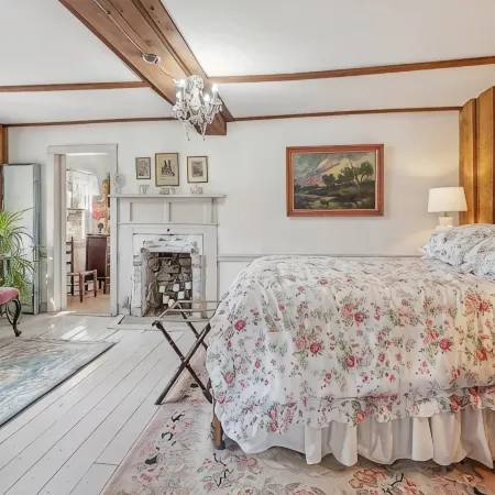 Historic 1840 Year Old Farmhouse Homestead in an Idyllic, Countryside Setting