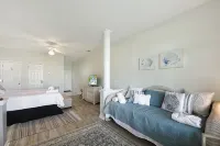 Book Your Sea Trail Getaway in This Ground Floor, Pet Friendly Condo - 3 stjerner