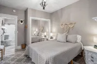 ♥ Cozy historic 3BR w/ bridge view! Sleeps 7 ♥ - بيت ضيافة